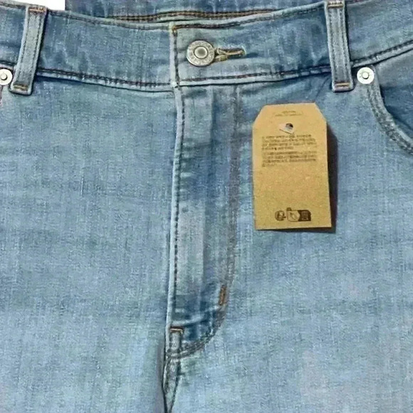 Levi’s Classic Bermuda Shorts 33 Light Wash Casual Summer Vintage Inspired NWT - Picture 5 of 10